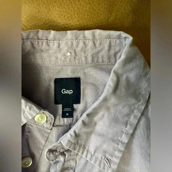 GAP Light Purple Button Down Long Sleeve Shirt 100% Cotton Size Medium - Picture 3 of 9